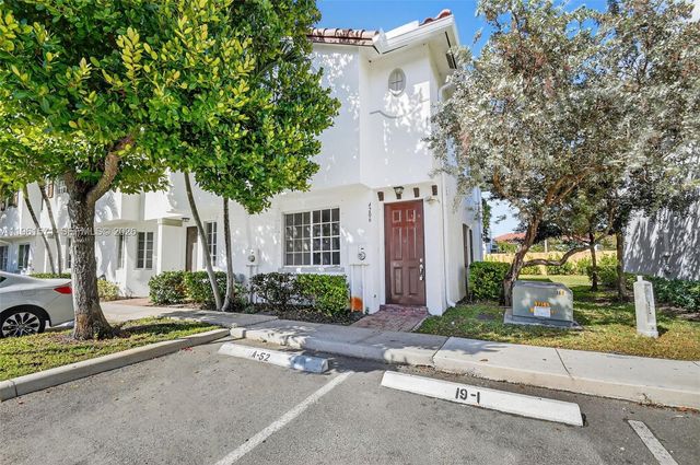 4206 Napoli Lake Dr, Riviera Beach, FL 33410