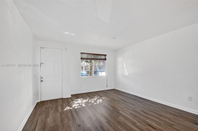 4206 Napoli Lake Dr, Riviera Beach, FL 33410