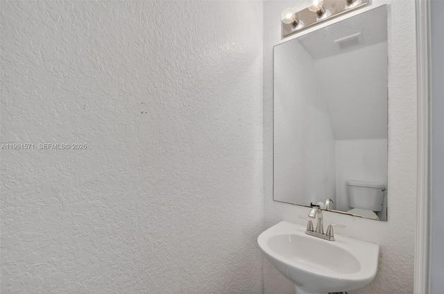 4206 Napoli Lake Dr, Riviera Beach, FL 33410