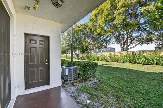4206 Napoli Lake Dr, Riviera Beach, FL 33410