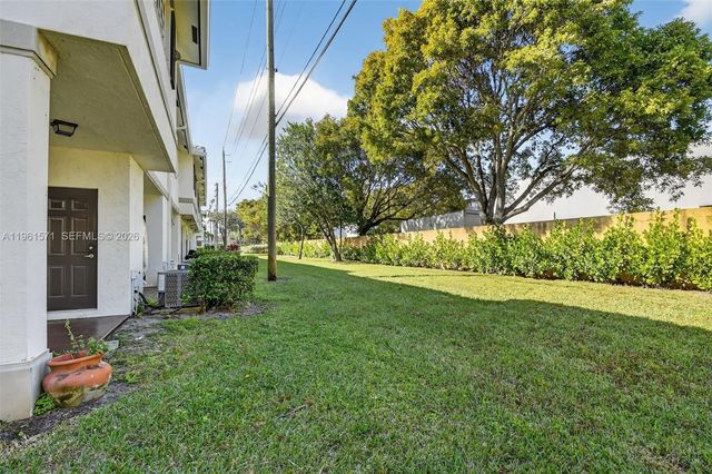 4206 Napoli Lake Dr, Riviera Beach, FL 33410