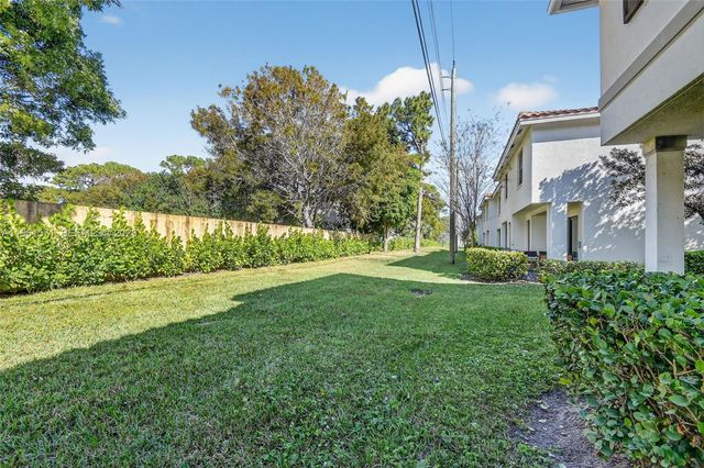 4206 Napoli Lake Dr, Riviera Beach, FL 33410