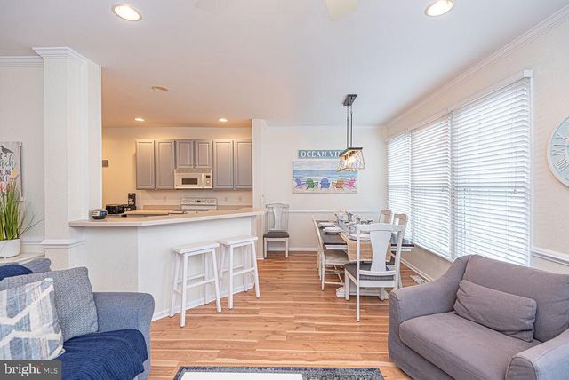 12 VILLAGE GREEN DR, Ocean View, DE 19970