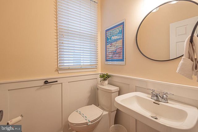 12 VILLAGE GREEN DR, Ocean View, DE 19970