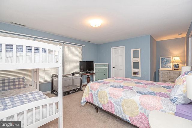 12 VILLAGE GREEN DR, Ocean View, DE 19970