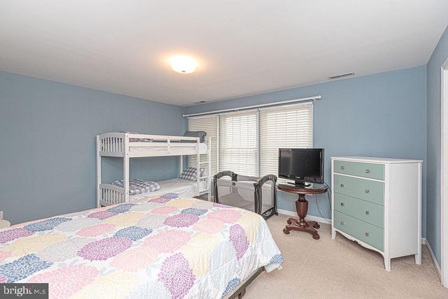 12 VILLAGE GREEN DR, Ocean View, DE 19970