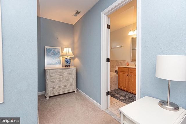 12 VILLAGE GREEN DR, Ocean View, DE 19970