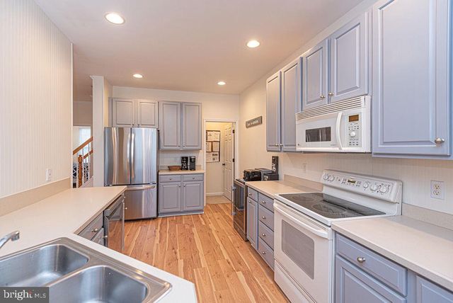 12 VILLAGE GREEN DR, Ocean View, DE 19970