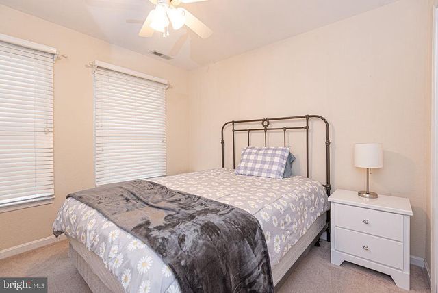 12 VILLAGE GREEN DR, Ocean View, DE 19970