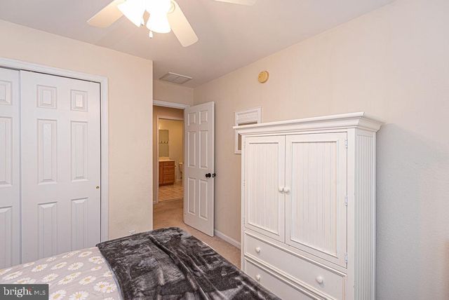 12 VILLAGE GREEN DR, Ocean View, DE 19970