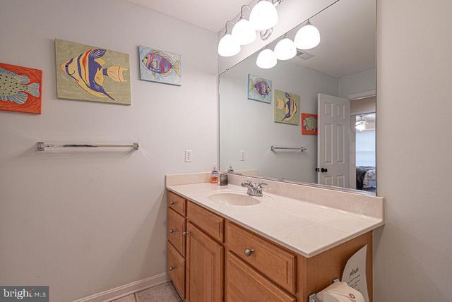 12 VILLAGE GREEN DR, Ocean View, DE 19970