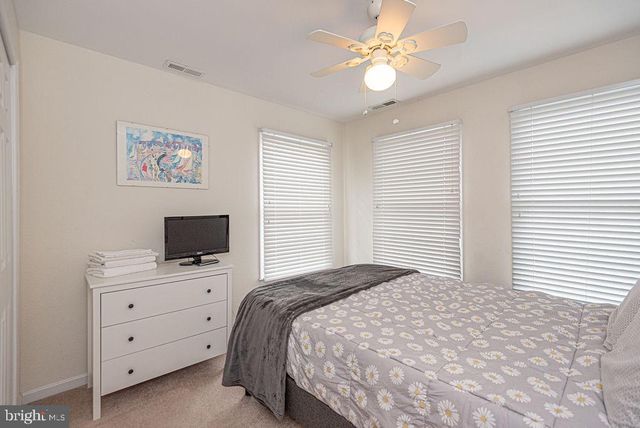 12 VILLAGE GREEN DR, Ocean View, DE 19970