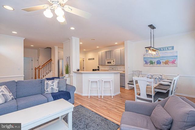 12 VILLAGE GREEN DR, Ocean View, DE 19970