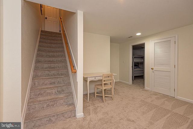 12 VILLAGE GREEN DR, Ocean View, DE 19970