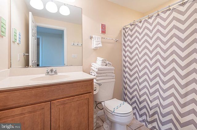 12 VILLAGE GREEN DR, Ocean View, DE 19970