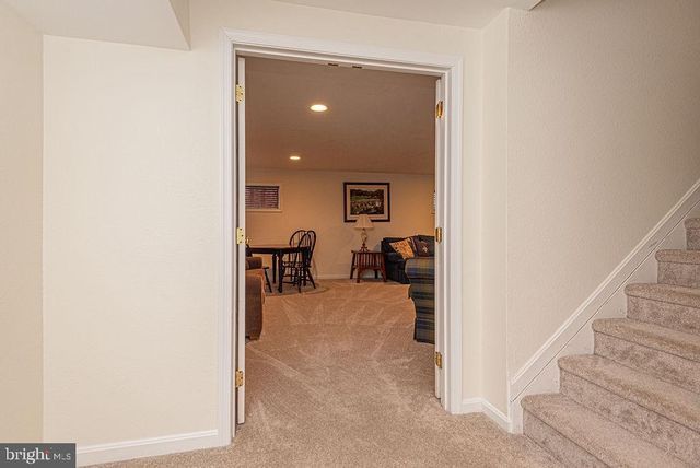 12 VILLAGE GREEN DR, Ocean View, DE 19970