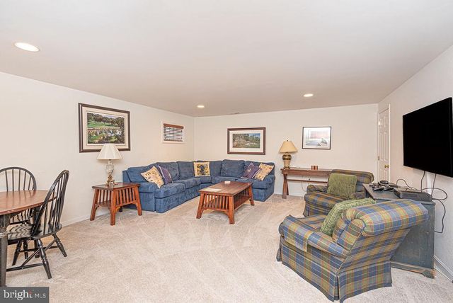 12 VILLAGE GREEN DR, Ocean View, DE 19970