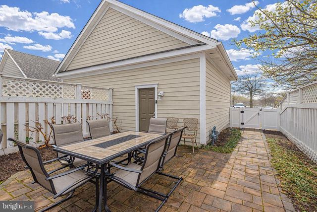 12 VILLAGE GREEN DR, Ocean View, DE 19970