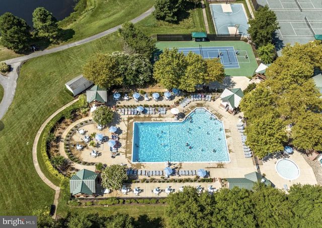 12 VILLAGE GREEN DR, Ocean View, DE 19970