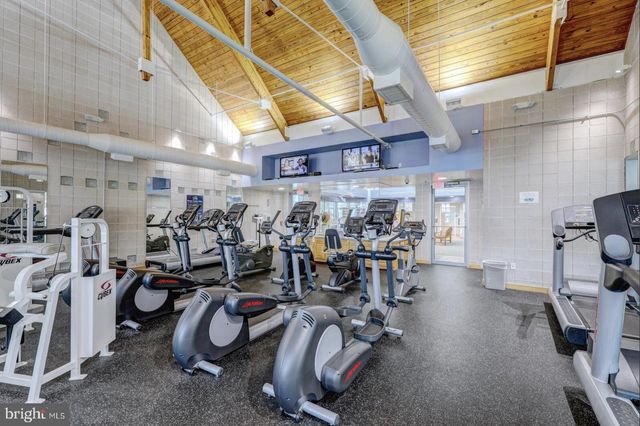 12 VILLAGE GREEN DR, Ocean View, DE 19970