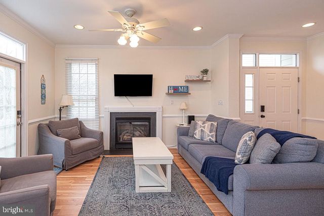 12 VILLAGE GREEN DR, Ocean View, DE 19970