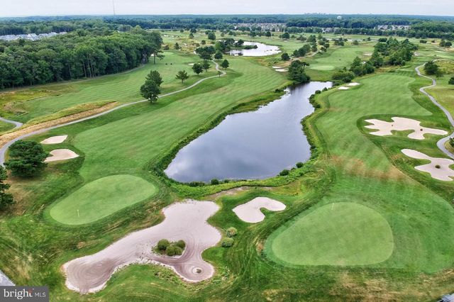 12 VILLAGE GREEN DR, Ocean View, DE 19970