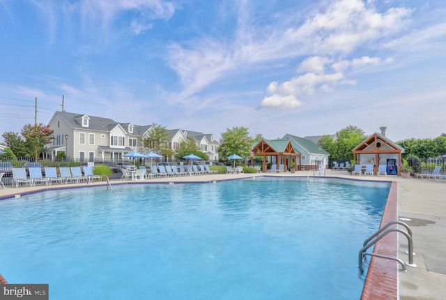 12 VILLAGE GREEN DR, Ocean View, DE 19970