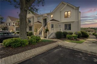 179 Harbor Watch DR, Chesapeake, VA 23322