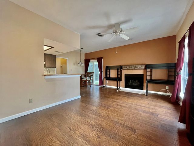 506 W San Antonio ST 206, San Marcos, TX 78666