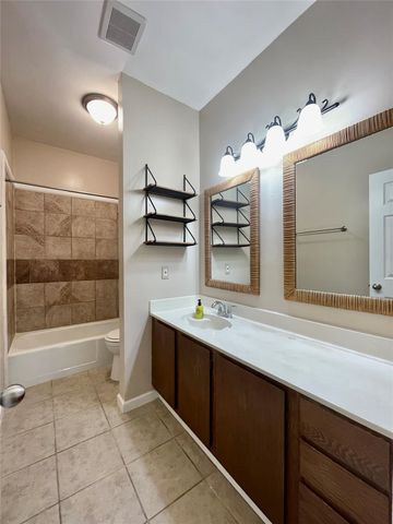 506 W San Antonio ST 206, San Marcos, TX 78666