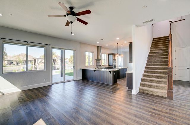 4249 N Waterside Drive, Clovis, CA 93619