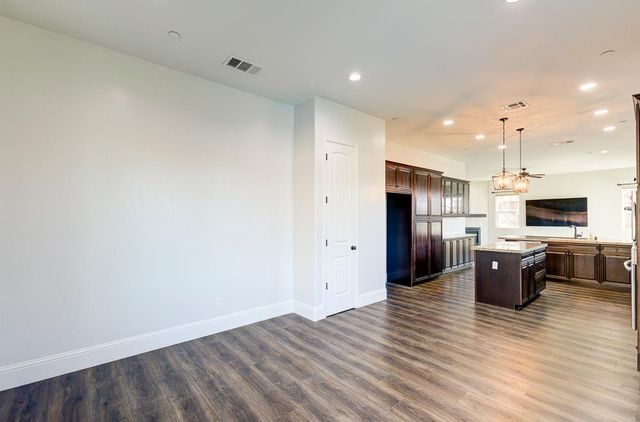 4249 N Waterside Drive, Clovis, CA 93619