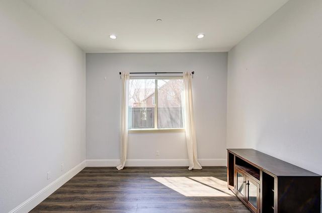 4249 N Waterside Drive, Clovis, CA 93619