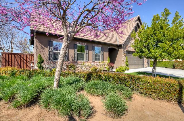 4249 N Waterside Drive, Clovis, CA 93619