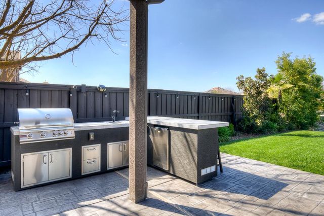 4249 N Waterside Drive, Clovis, CA 93619