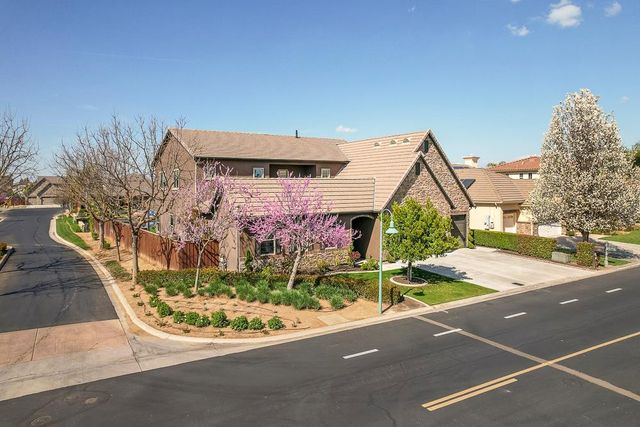 4249 N Waterside Drive, Clovis, CA 93619