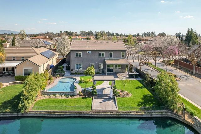 4249 N Waterside Drive, Clovis, CA 93619