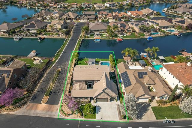 4249 N Waterside Drive, Clovis, CA 93619