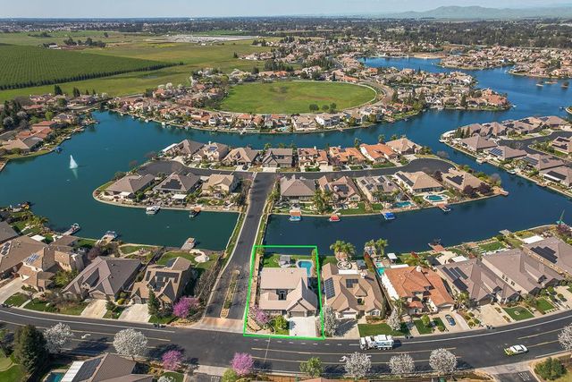 4249 N Waterside Drive, Clovis, CA 93619