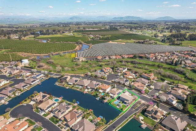 4249 N Waterside Drive, Clovis, CA 93619