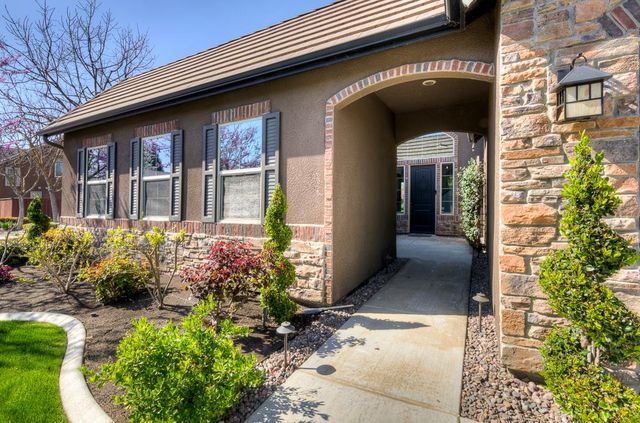 4249 N Waterside Drive, Clovis, CA 93619