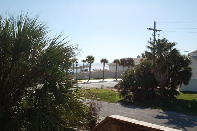 1 Jamaica DR, Rockport, TX 78382