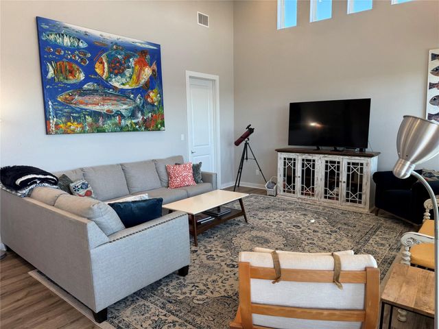 1 Jamaica DR, Rockport, TX 78382