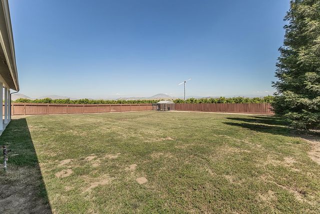 4350 Navelencia Avenue, Reedley, CA 93654