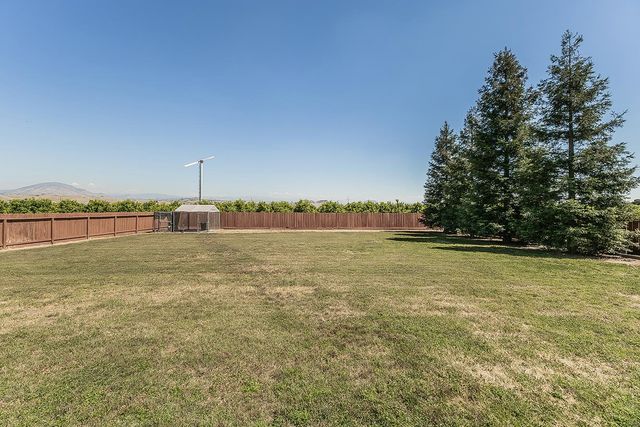 4350 Navelencia Avenue, Reedley, CA 93654