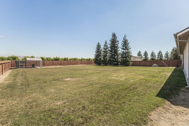 4350 Navelencia Avenue, Reedley, CA 93654