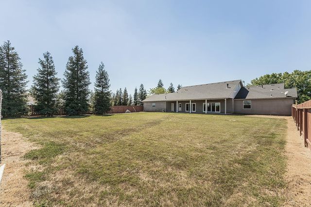4350 Navelencia Avenue, Reedley, CA 93654