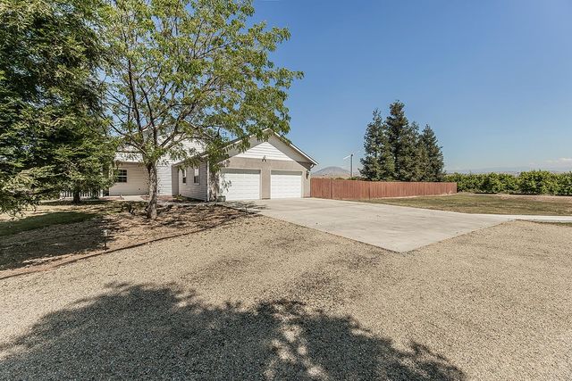 4350 Navelencia Avenue, Reedley, CA 93654