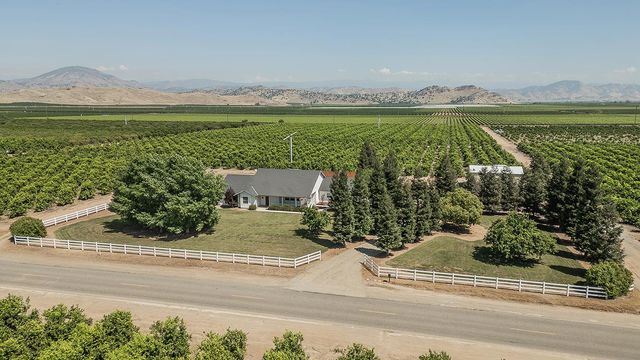 4350 Navelencia Avenue, Reedley, CA 93654