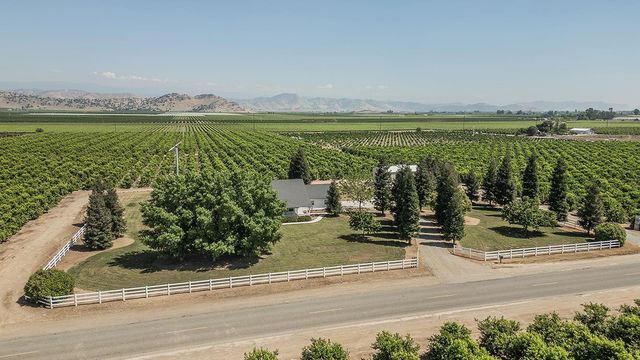 4350 Navelencia Avenue, Reedley, CA 93654